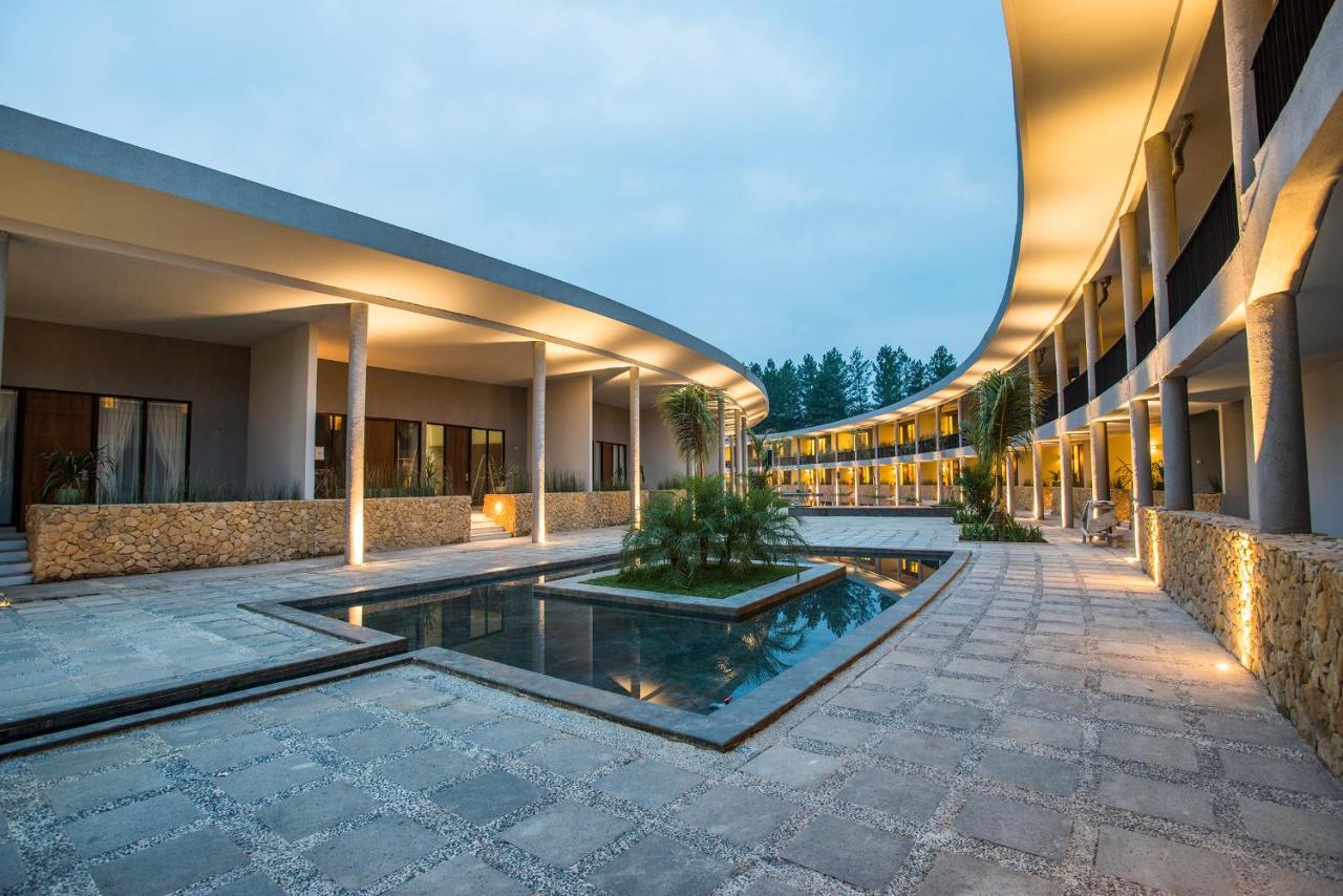 Hotel Neo+ Green Savana Sentul City Bogor Zewnętrze zdjęcie
