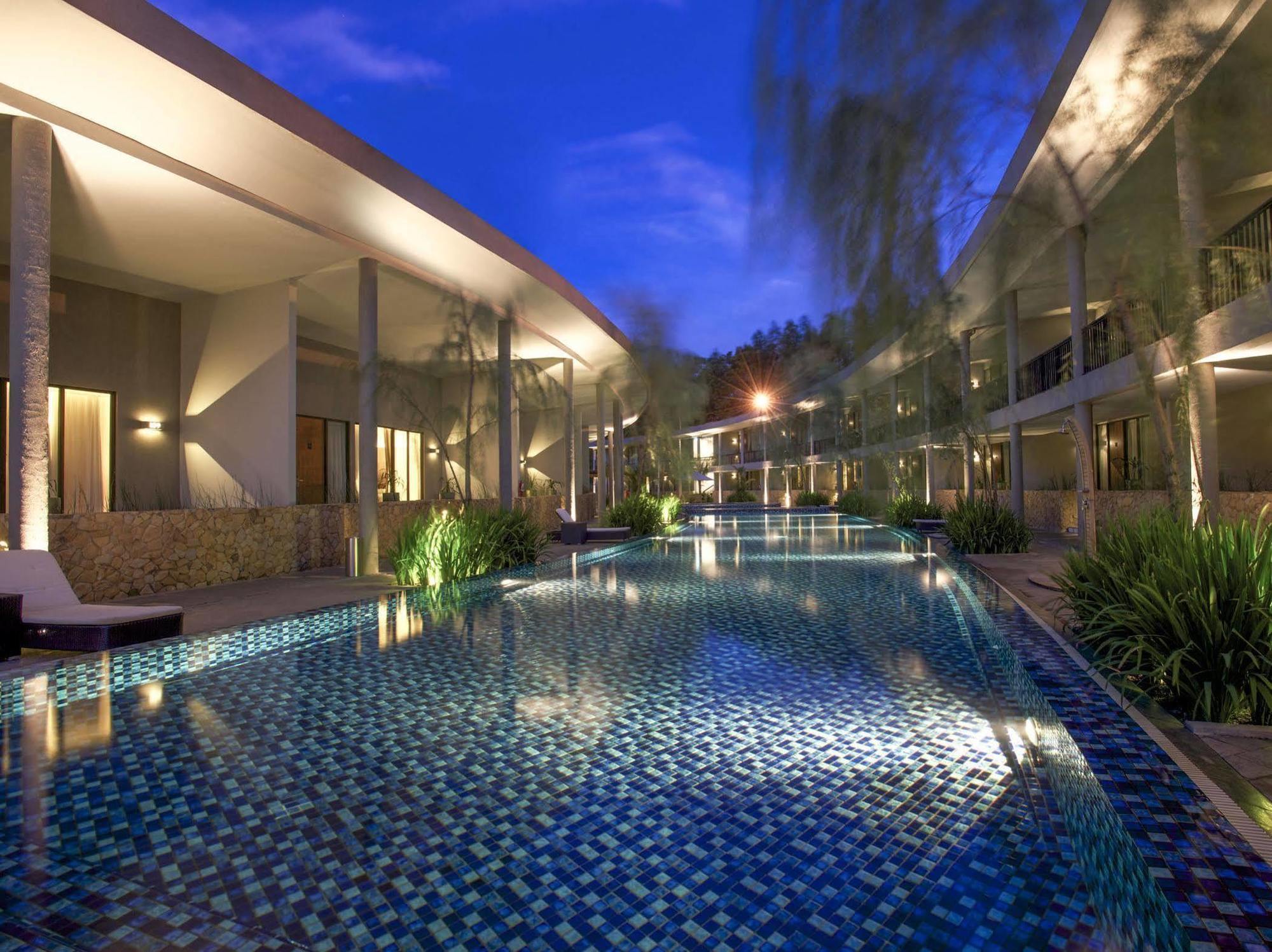 Hotel Neo+ Green Savana Sentul City Bogor Zewnętrze zdjęcie