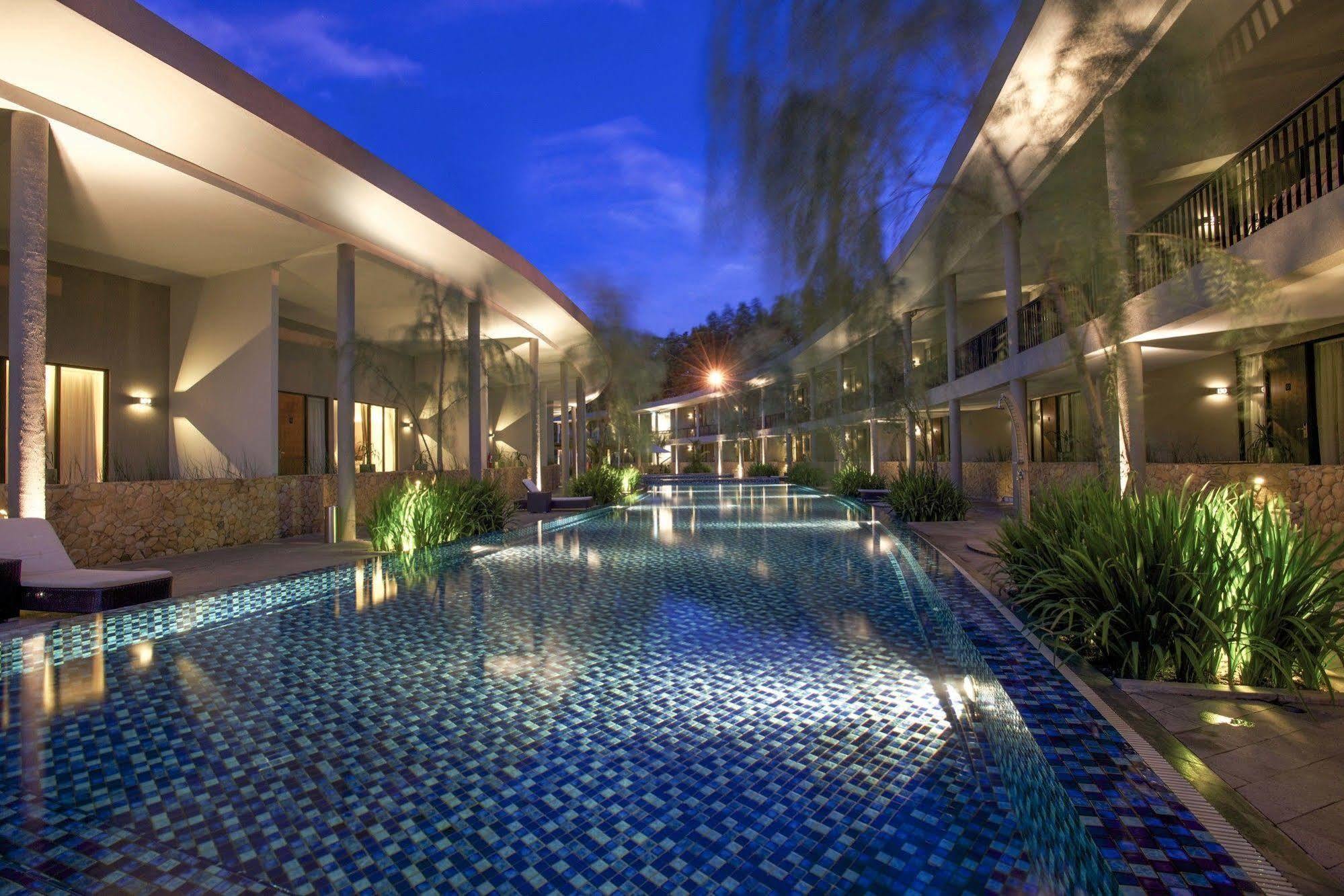 Hotel Neo+ Green Savana Sentul City Bogor Zewnętrze zdjęcie